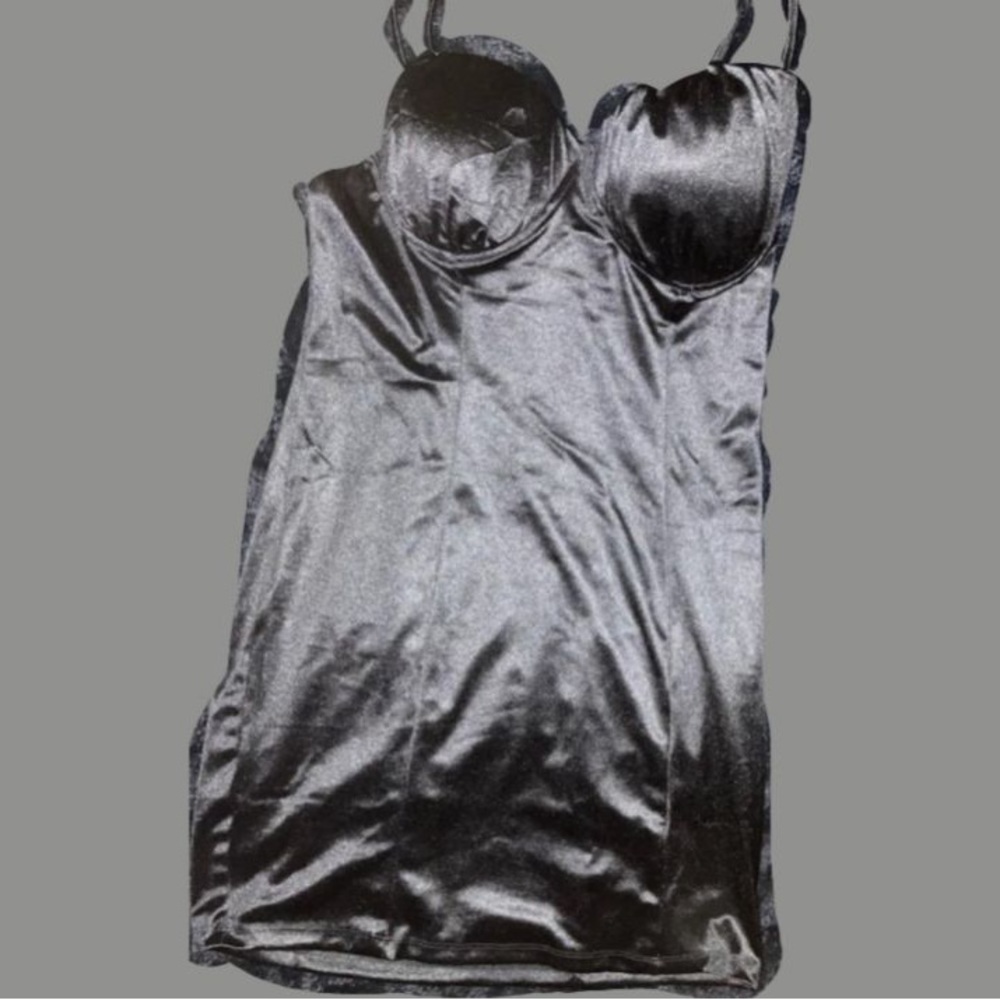 LBD - Picture 3 of 9